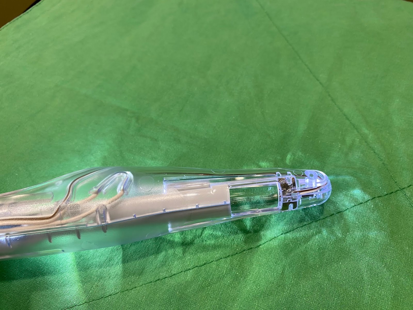 冷凝手術器械前端窗口的特寫